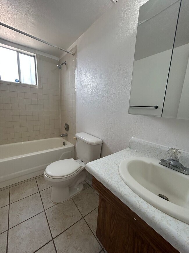 Building Photo - 2763 N Edith Blvd