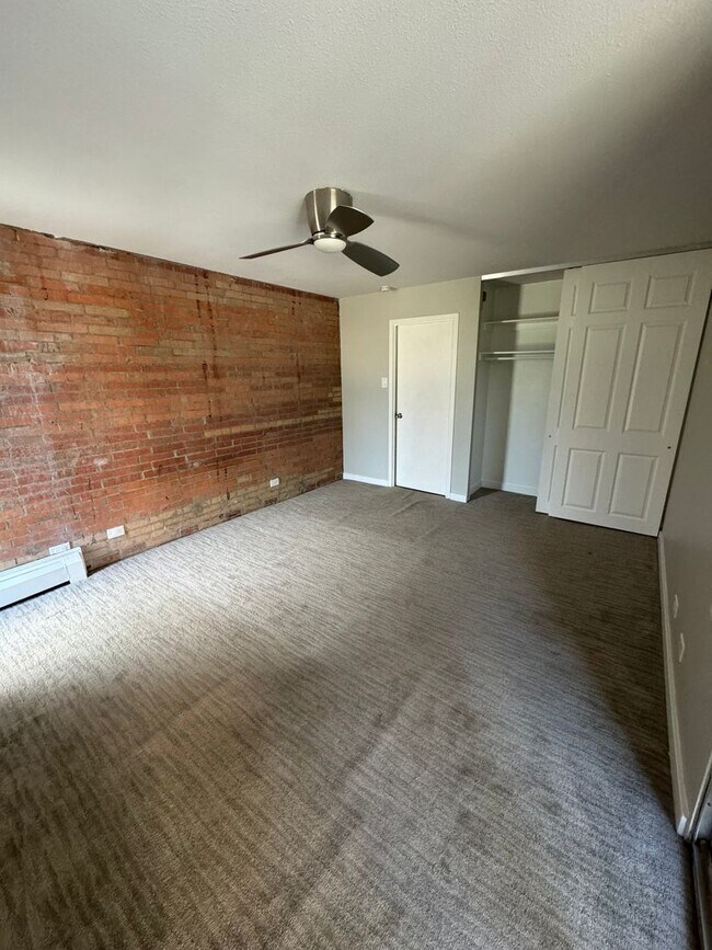 Building Photo - High Rise Condo off 9th and Colorado Blvd