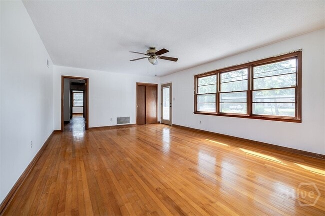 Building Photo - 135 Williams