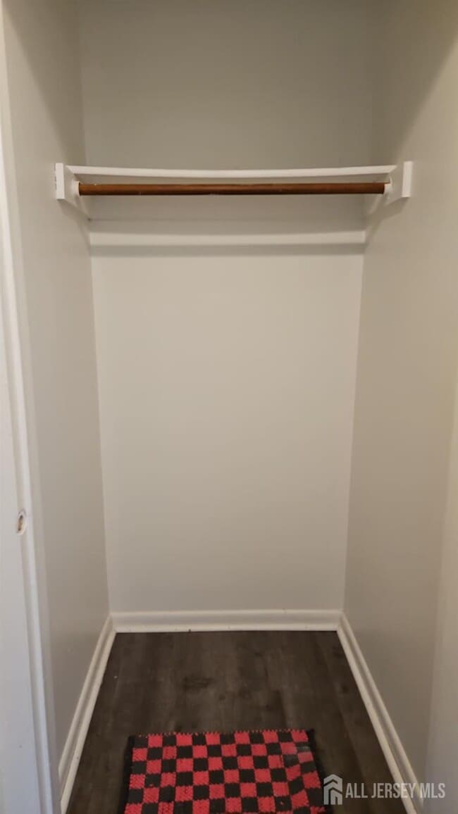 Building Photo - 909 Ravens Crest Dr