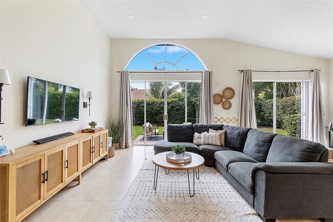 Building Photo - 10650 NW 48th St