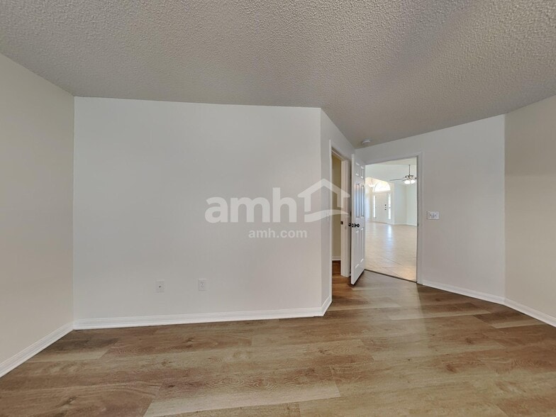 Building Photo - 4208 Settlers Ct