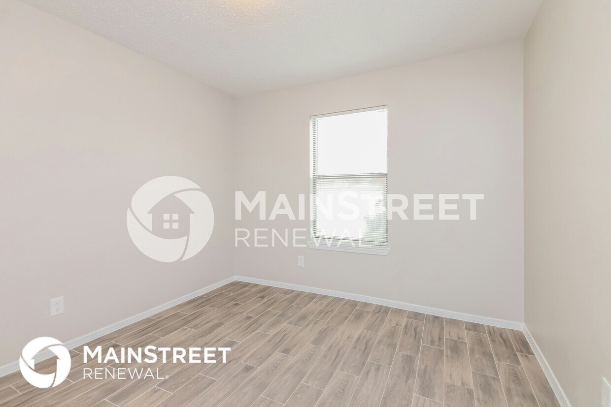 Building Photo - 2400 Markland St