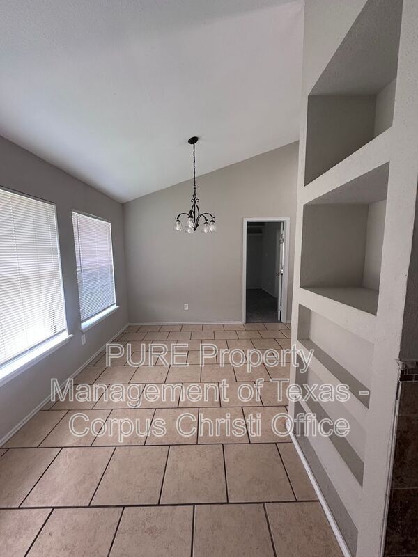 Building Photo - 2805 Summer Ridge Dr