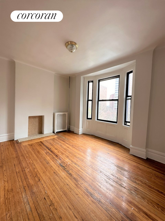 Building Photo - 526 W 123rd St