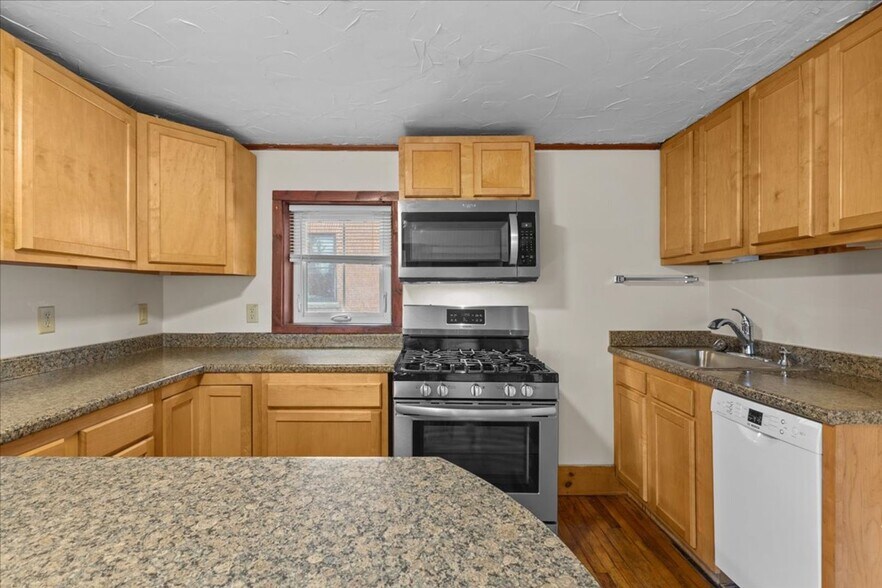 Building Photo - 114-116 South Champlain Street