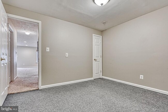 Building Photo - 206 Colgate Dr