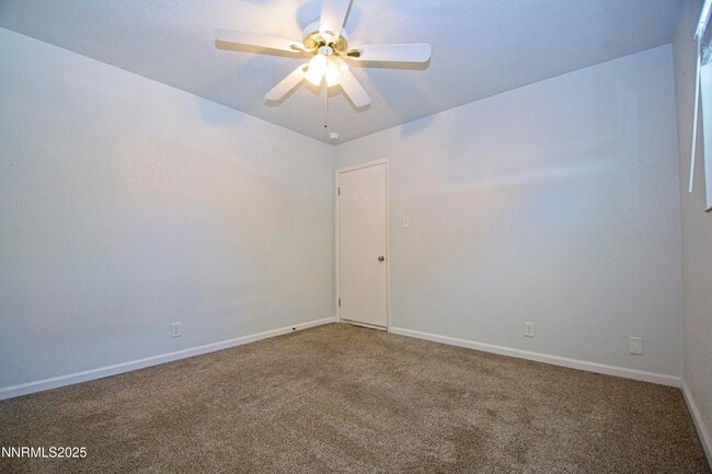 Building Photo - 3103 Lakeside Dr
