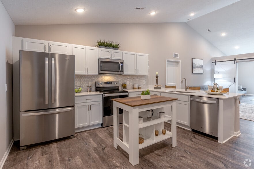 2BR, 2BA - 1365SF - Kitchen - Chestnut Hills