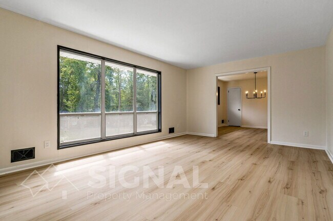 Building Photo - 4324 Warren Rd