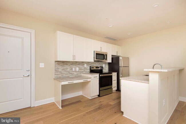 Building Photo - 234 N Christopher Columbus Blvd