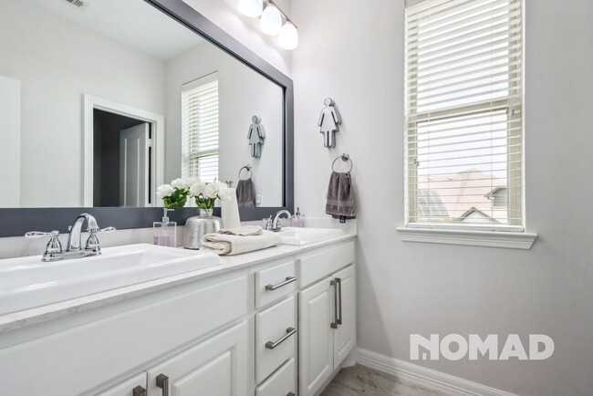 Building Photo - Spacious 4BA House in Manvel