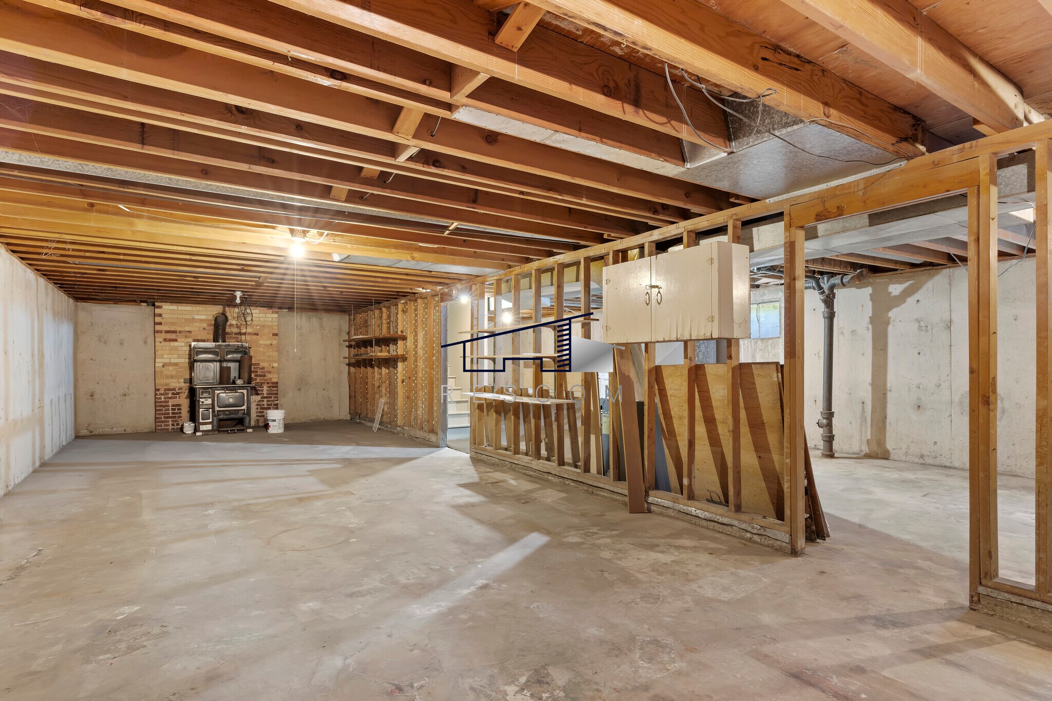 Building Photo - 1334 Henderson Dr