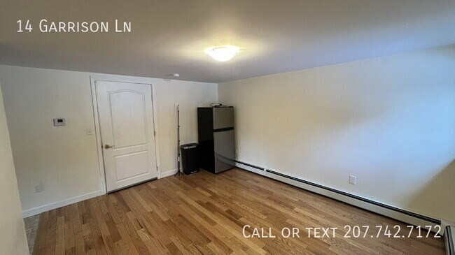 Building Photo - 14 Garrison Ln