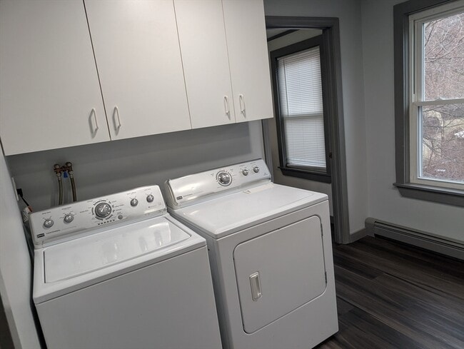 Building Photo - 36 Main St