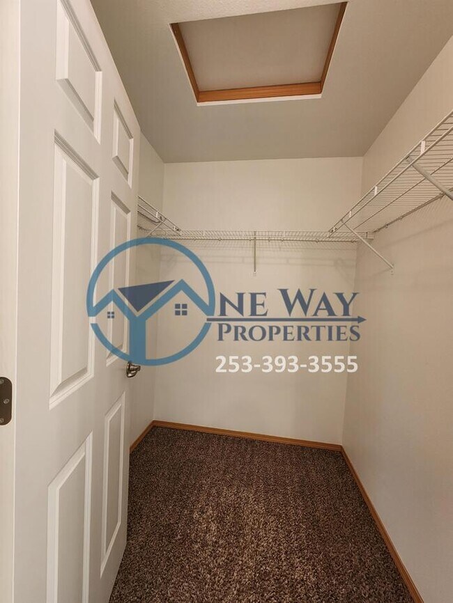 Building Photo - 2682 Hamilton Ave