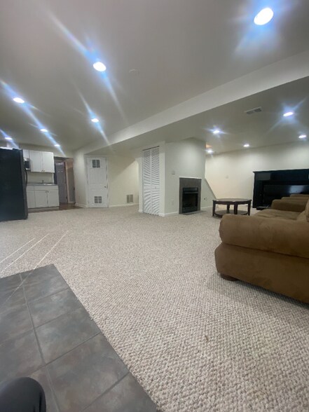 Primary Photo - 2911 Barrley Dr