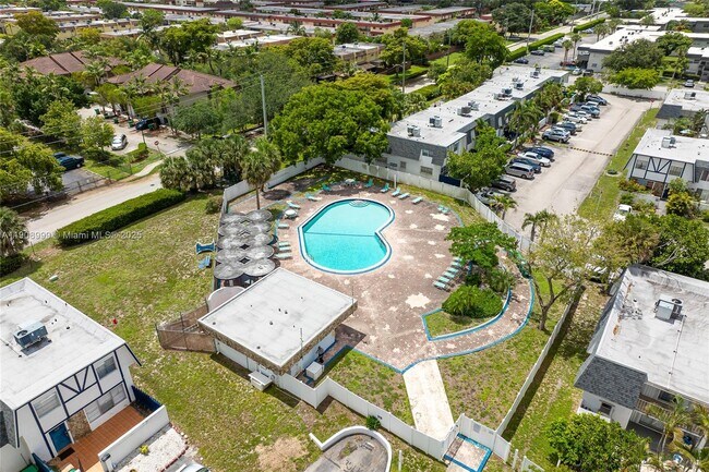 Building Photo - 6797 SW 40th St