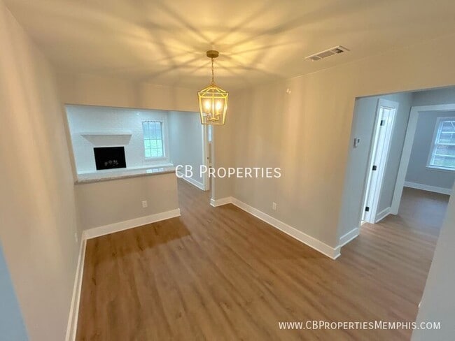 Building Photo - 1326 Whitewater-