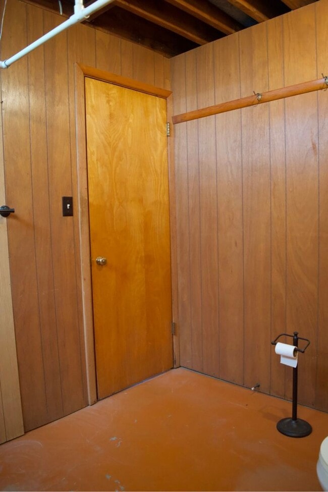 Building Photo - 3 Bedroom House Next To Columbia Regional ...