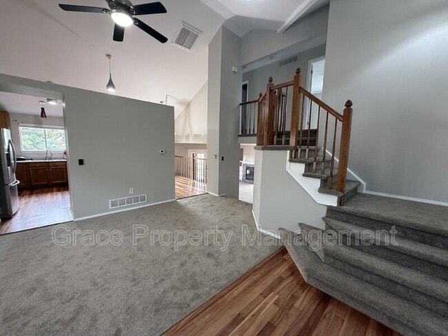 Building Photo - 10924 W 100th Dr