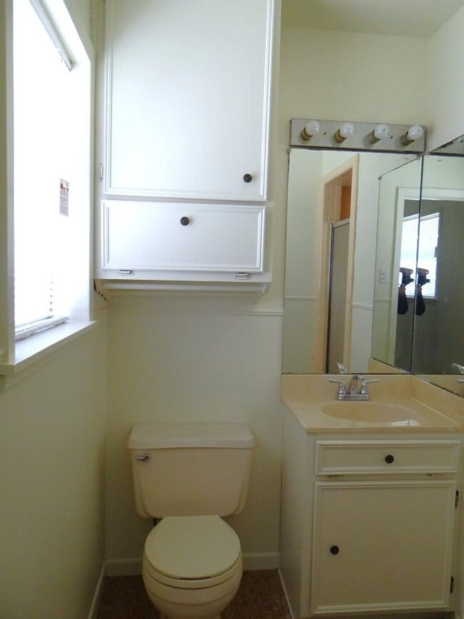 Building Photo - 130 Mansfield Ferry Rd