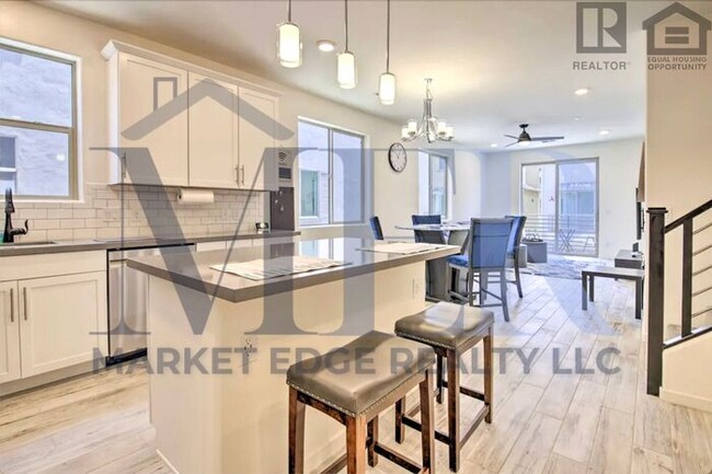 Building Photo - 2Bed/2.5Bath Town House at Kyrene/Chandler...