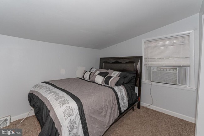 Building Photo - 801 Bethel Ave