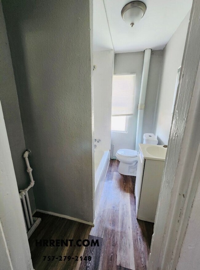 Building Photo - 2846 Grandy Ave