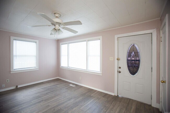 Building Photo - 5413 N Main St