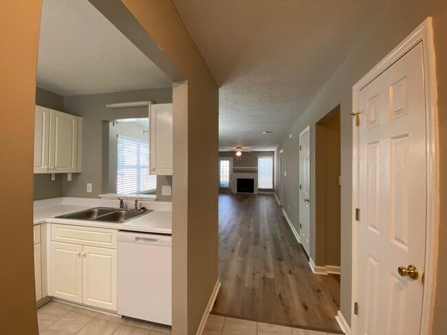 Building Photo - 4723 Brookwood Dr