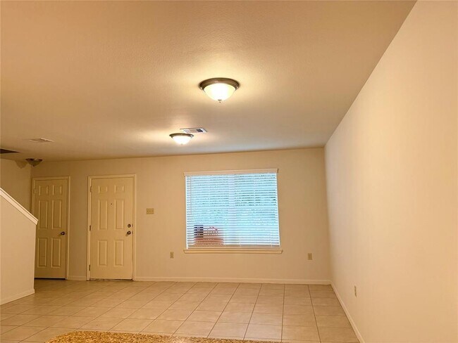 Building Photo - 10066 Emnora Ln