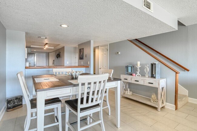 Building Photo - 120 Sunset Harbor Way