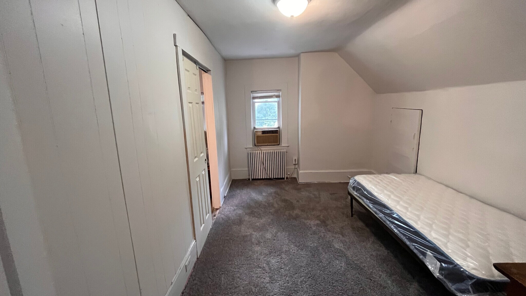 Building Photo - 5859 Hobart St