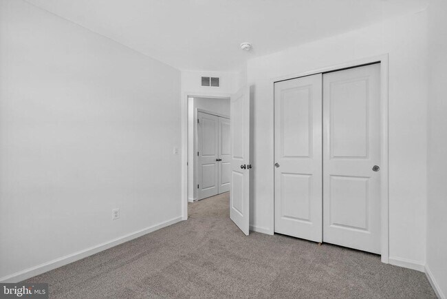 Building Photo - 2604 Cougar Ln