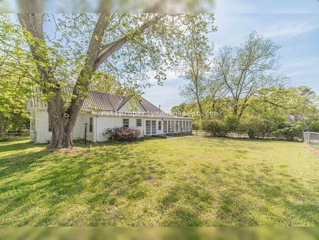 Building Photo - 7680 Jefferson River Rd