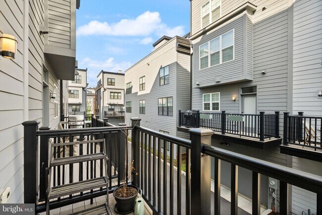 Building Photo - 11258 Faraday Park Dr.