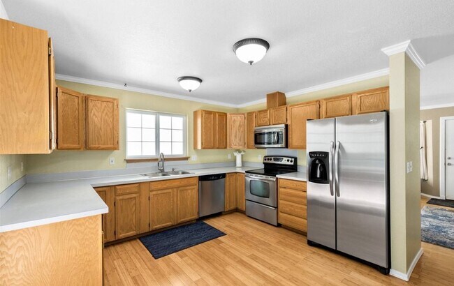 Building Photo - 4831 Beverly Dr NE