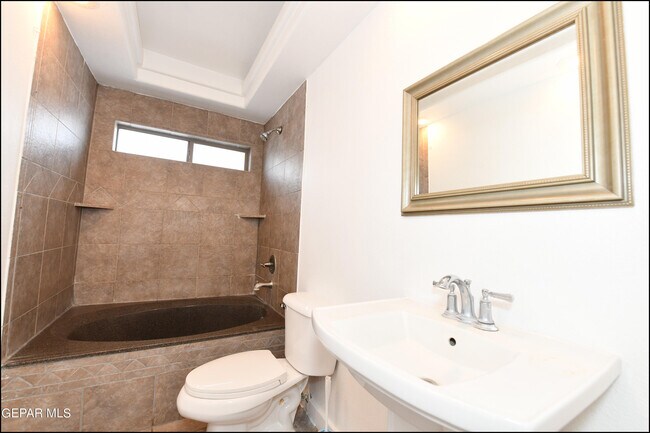 Building Photo - 7318 Corona Del Sol Dr