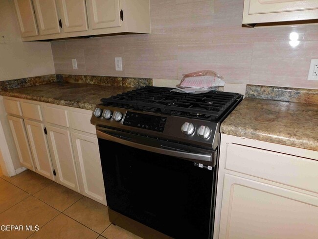 Building Photo - 305 Garden Grove Ln