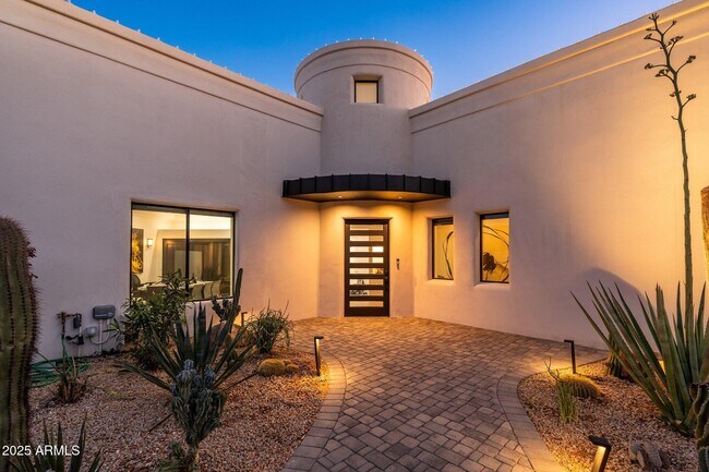Building Photo - 9525 E Buckskin Trail