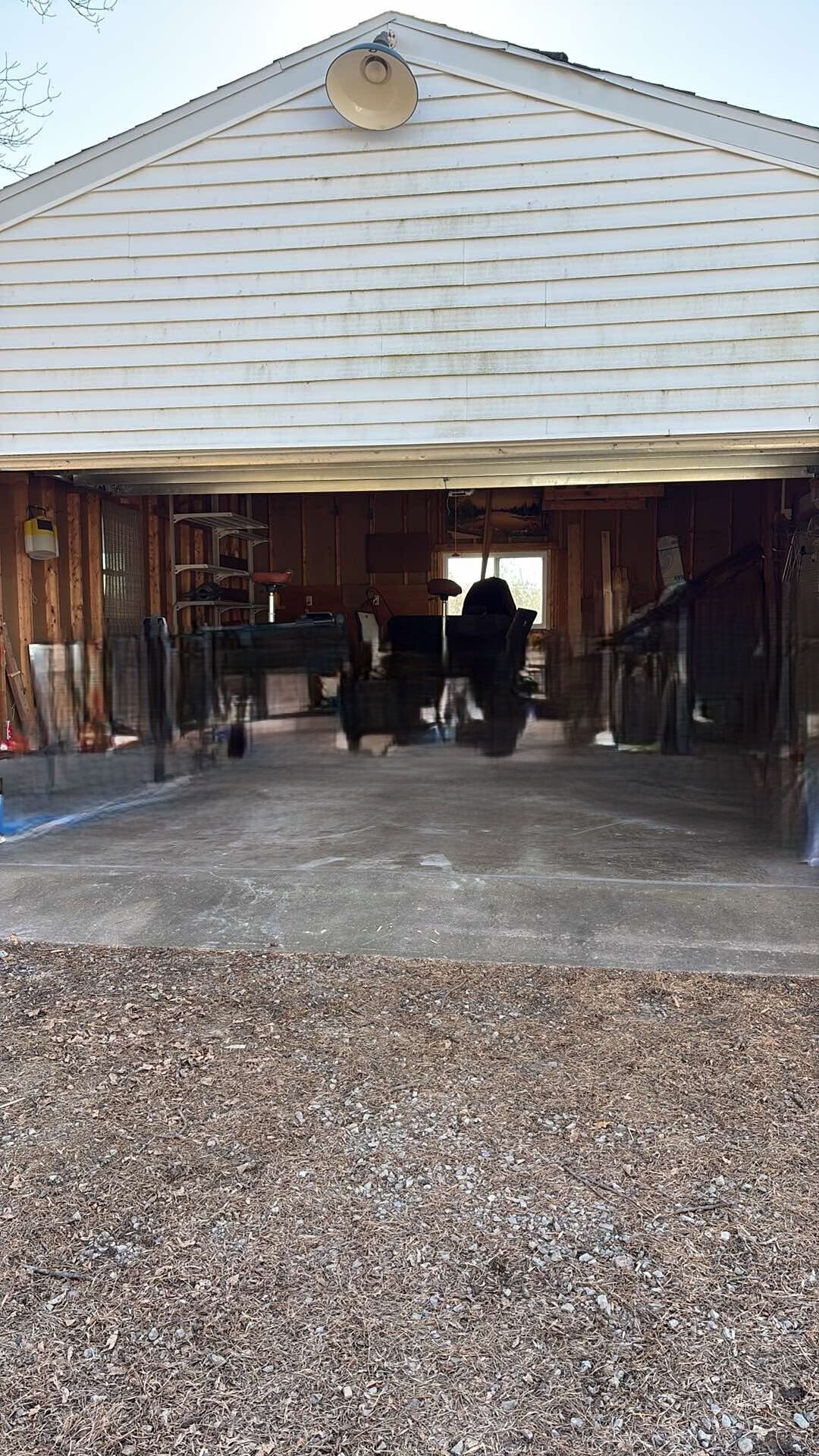 Two Car Garage - 259 Elizabeth St