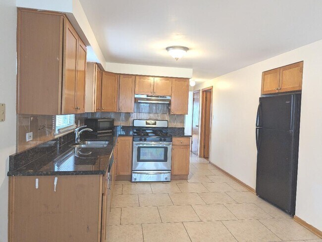 Building Photo - 6134 W 79th St