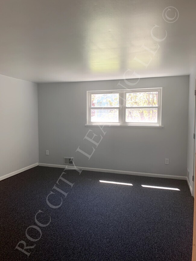 Building Photo - 72 Twin Beeches