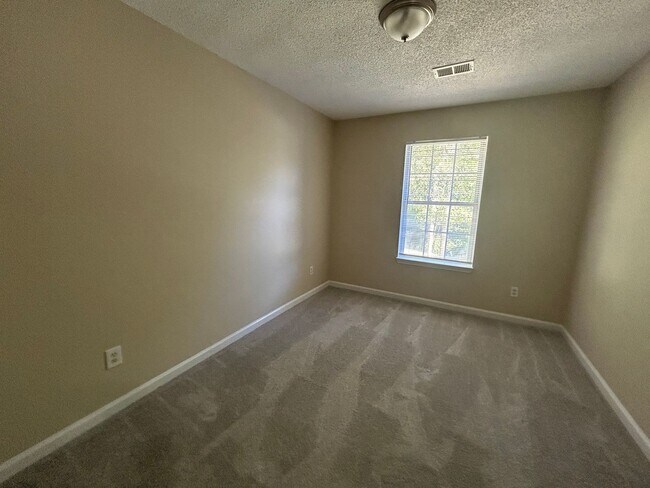 Building Photo - **MOVE IN WITH NO SECURITY DEPOSIT**8205 Autumn Greene Dr: Spacious 4 BR, 2.5 BA home only 2 mile...
