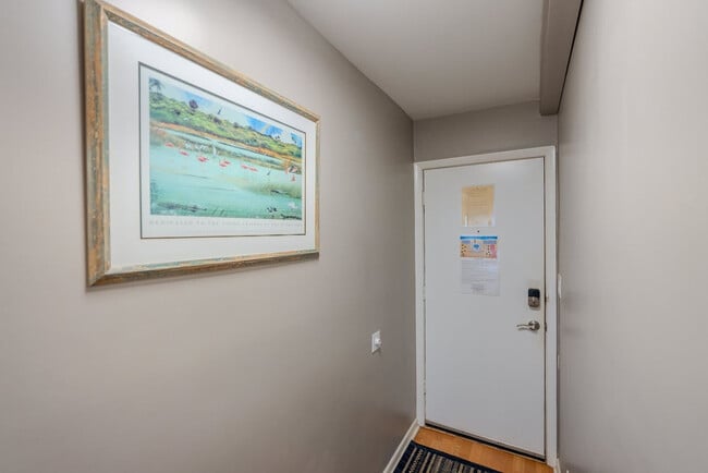 Building Photo - 4 N Forest Beach Dr