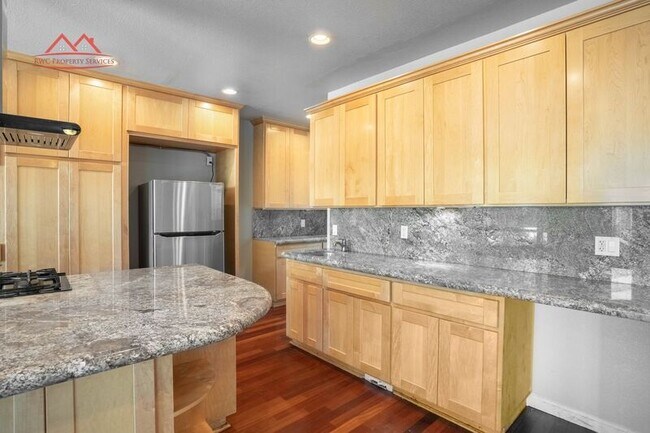 Building Photo - 6497 Hirabayashi Dr