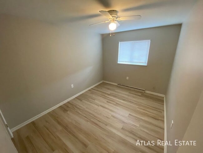 Building Photo - 881 Egbert St