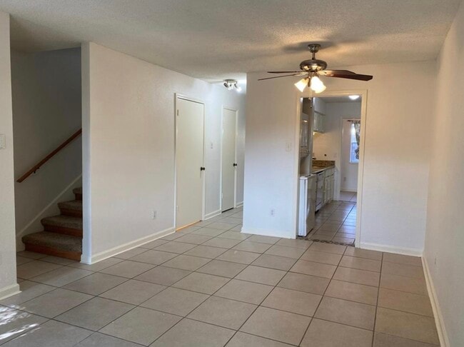 Building Photo - 1381 Country Pl Dr