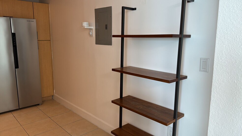 Building Photo - 7501 E Treasure Dr